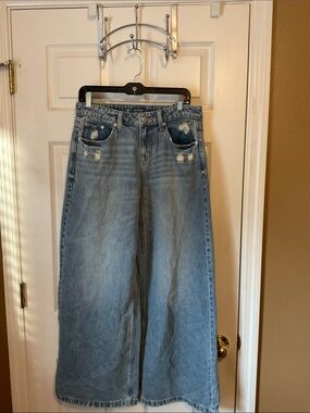 Wild Fable Women's Extra Wide Leg Mid Rise Medium Wash Distressed Jeans Size 6